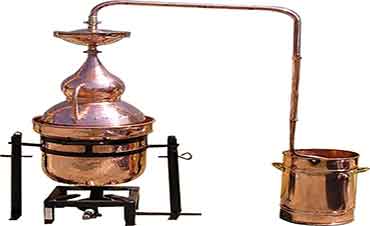 distillazione-con-alambicco