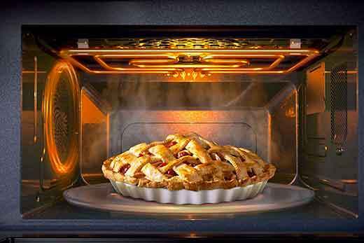 Immagine rappresentativa di un forno con all'interno un'apple pie